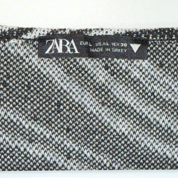 Zara Abstract Print Crop Top  Size L Black White Long Sleeve Keyhole Cutout Y2k - Picture 8 of 13